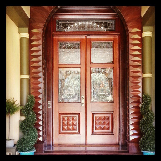 Lesena vhodna vrata so izraz estetike